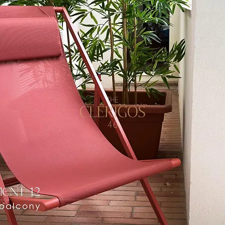 The Clerigos 46 דירה