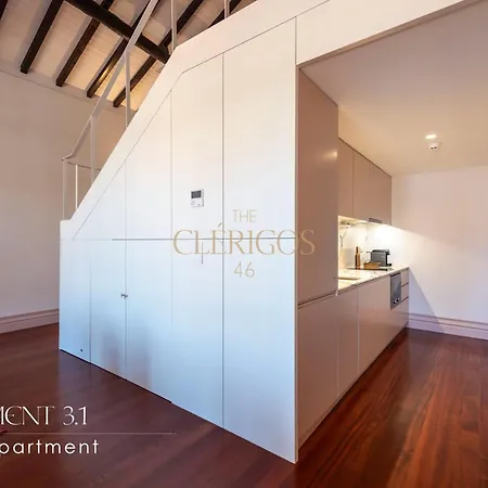 The Clerigos 46 דירה